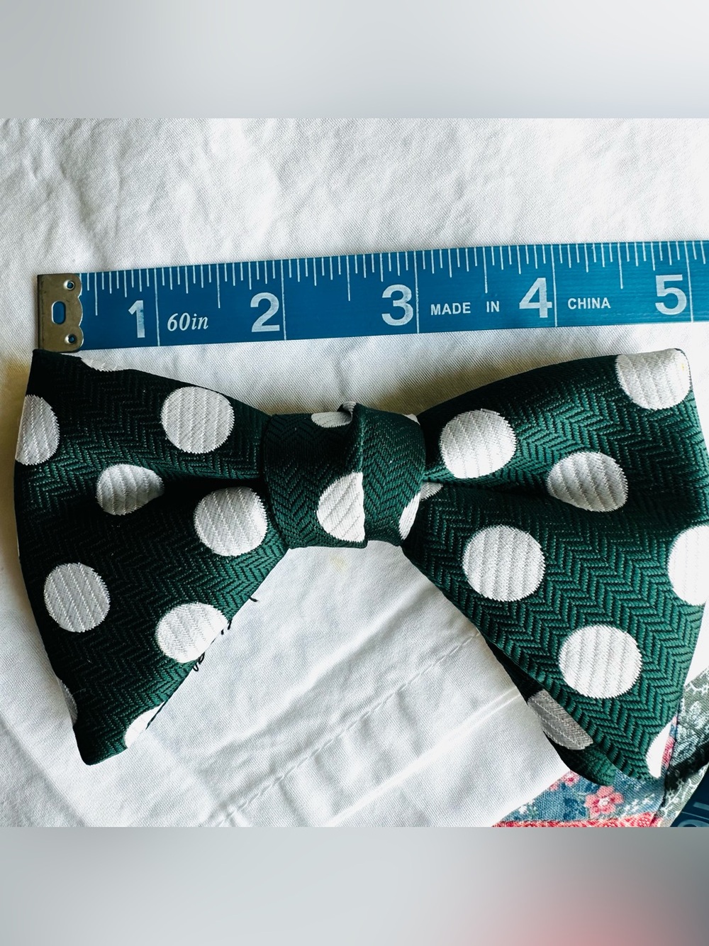 Vintage Royal Rust Resistant Bow Tie Green White Polka Dots - Picture 8 of 8